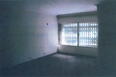Casa à venda com 3 quartos, sendo 1 suíte, em Vila Mariana, São Paulo, SP