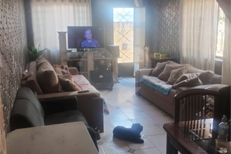 Sobrado à venda com 3 quartos, sendo 1 suíte, em Tremembé, São Paulo, SP