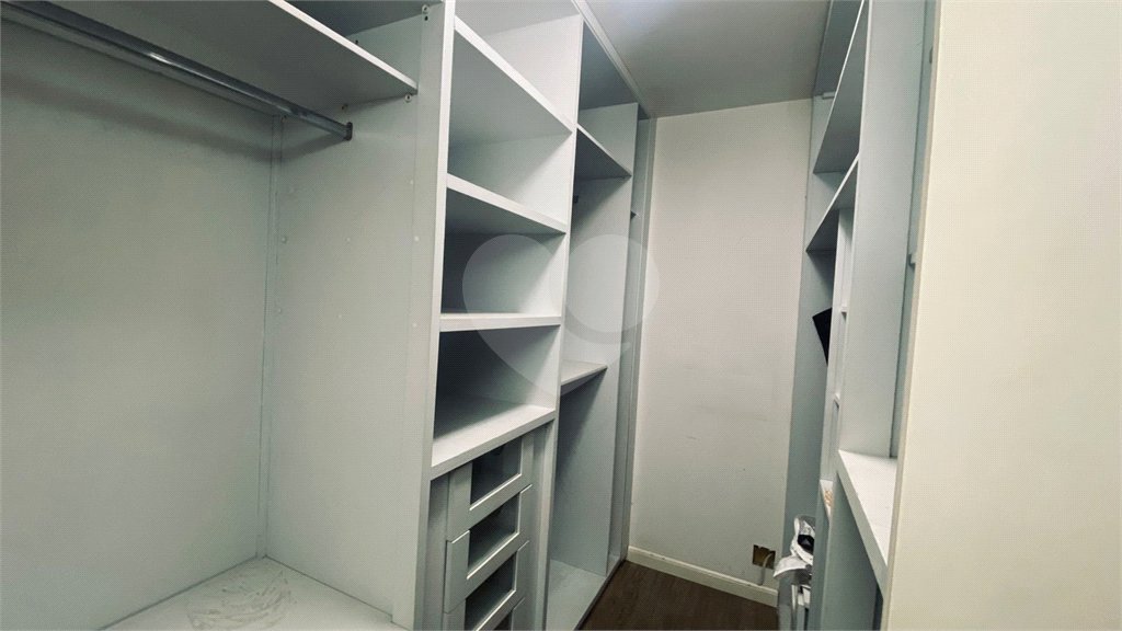 Casa à venda com 3 suítes no condomínio Vilas 2, São Paulo - SP