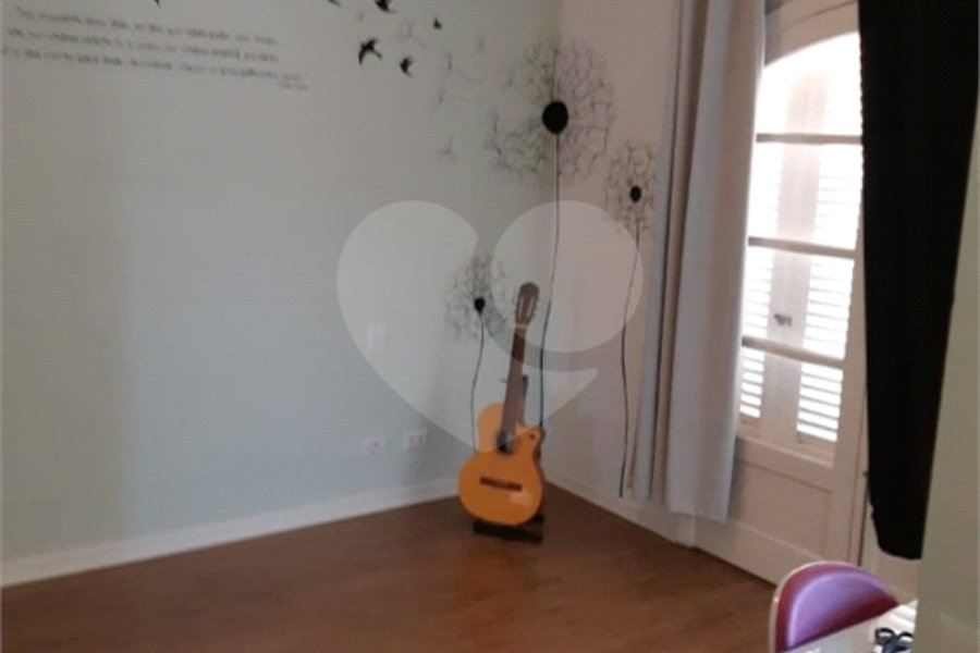 Sobrado à venda com 3 quartos, sendo 2 suítes, em Vila Paulicéia, São Paulo, SP