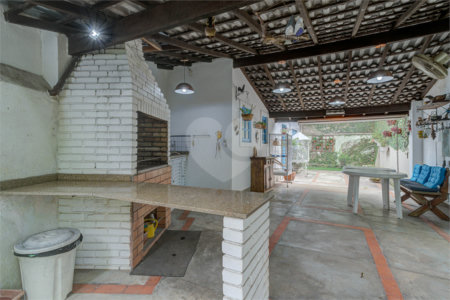 Casa à venda ou para alugar com 4 quartos, sendo 2 suítes, em Ibirapuera, São Paulo, SP
