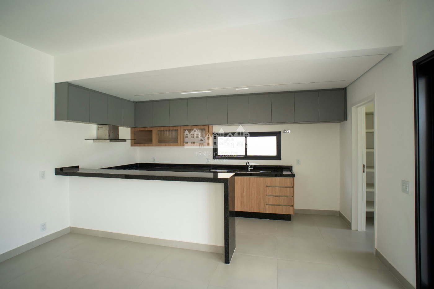 Casa para alugar com 3 suítes no condomínio Juca 700, Atibaia - SP