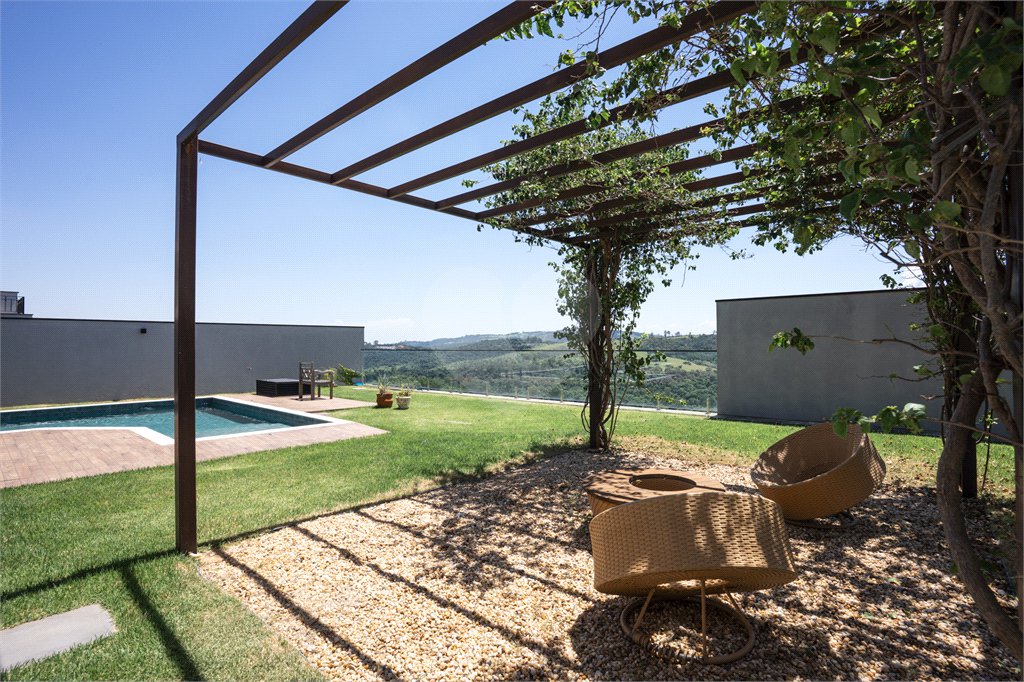 Casa à venda ou para alugar com 4 suítes no condomínio Campo de Toscana, Vinhedo - SP