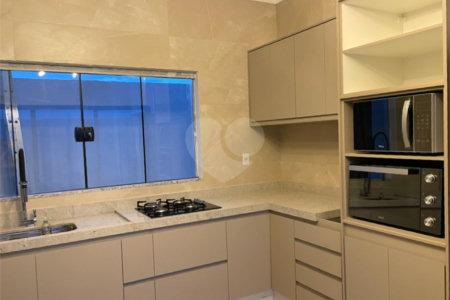 Casa à venda com 3 quartos, sendo 1 suíte, no condomínio Sun Lake, Três Lagoas - MS