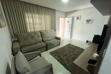 Sobrado à venda com 3 quartos, sendo 1 suíte,  em Vila Nova Cintra, Mogi das Cruzes, SP