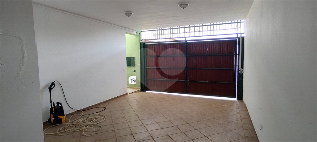Casa à venda com 3 quartos, sendo 1 suíte, no Centro, Extrema, MG