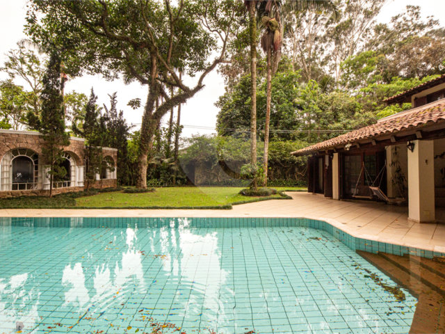 Casa à venda com 4 suítes no condomínio Chácara Flora, São Paulo - SP