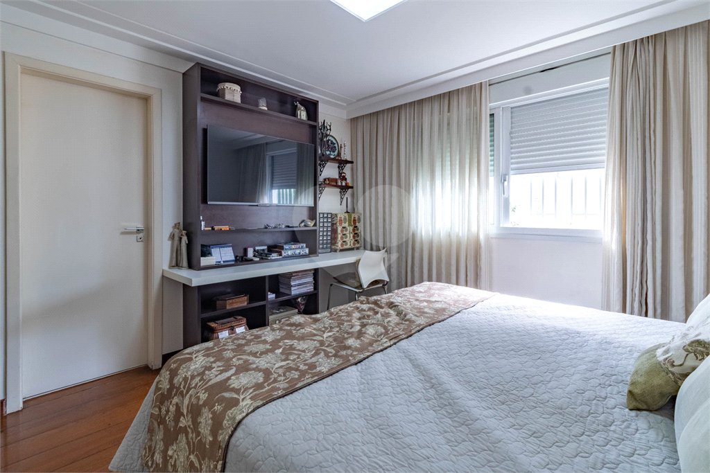 Casa à venda com 5 quartos, sendo 4 suítes, em Alto da Lapa, São Paulo, SP