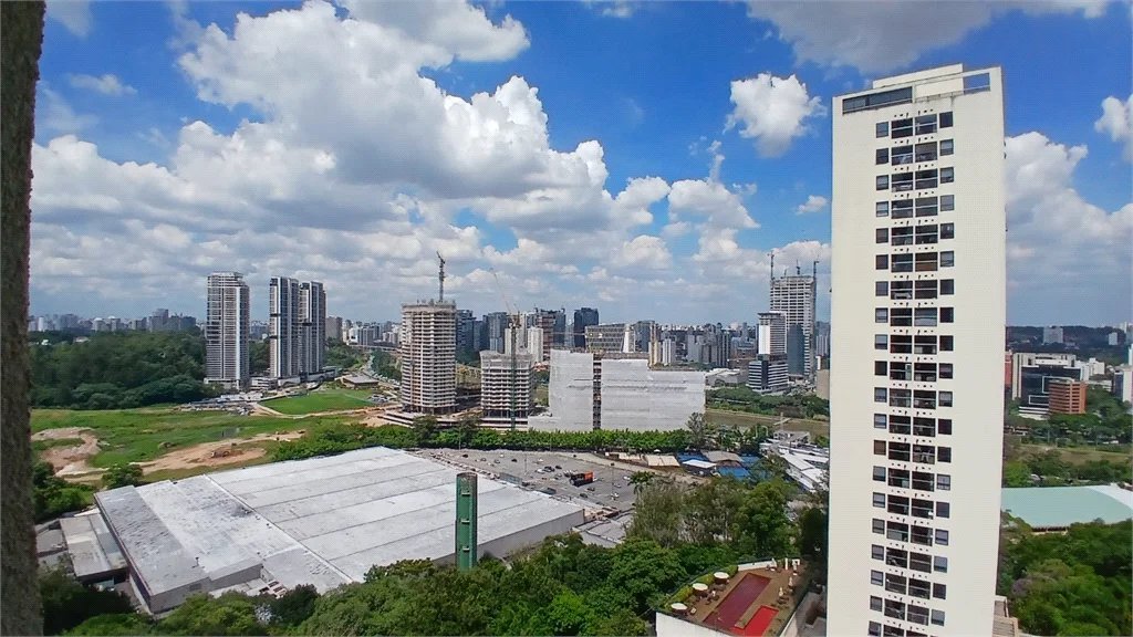 Apartamento à venda com 3 suítes em Jardim Fonte do Morumbi, São Paulo, SP