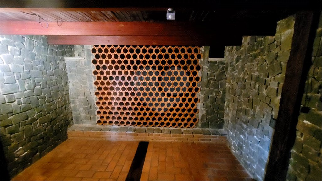 Casa à venda ou para alugar com 3 quartos, sendo 1 suíte, no condomínio Associação Reserva das Hortênsias, Mairiporã - SP