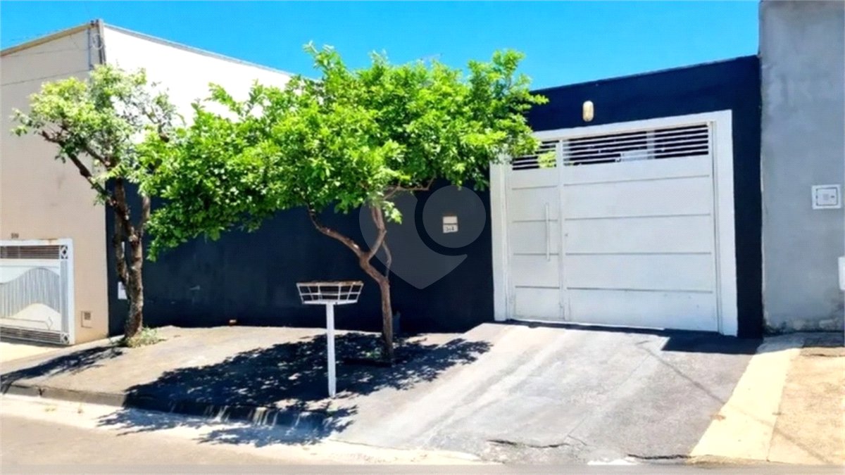 Casa à venda com 3 quartos em Residencial Azulville II, Matão, SP