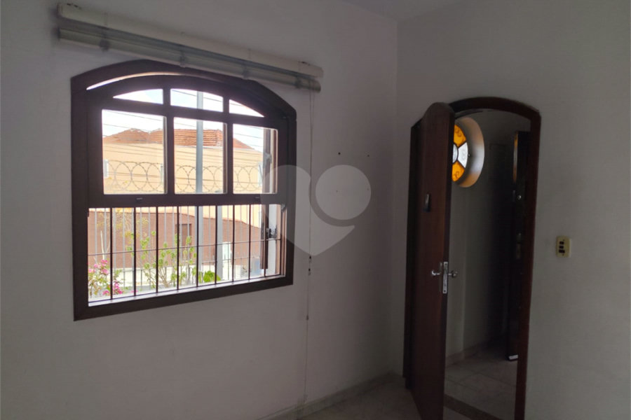 Sobrado à venda com 2 quartos em Vila Nivi, São Paulo, SP