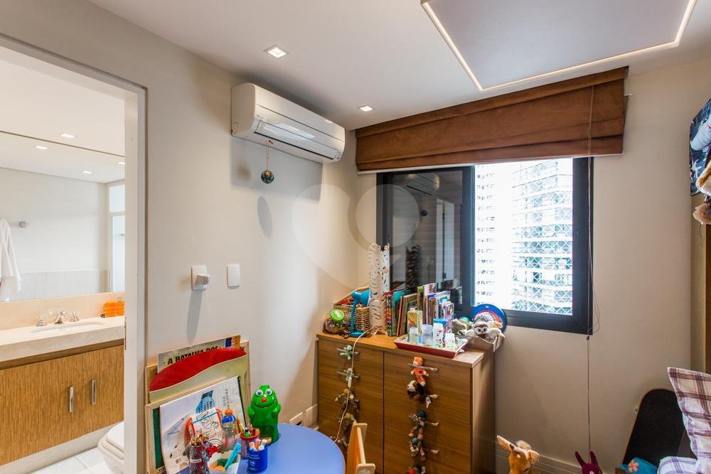 Apartamento à venda com 3 suítes em Campo Belo, São Paulo, SP