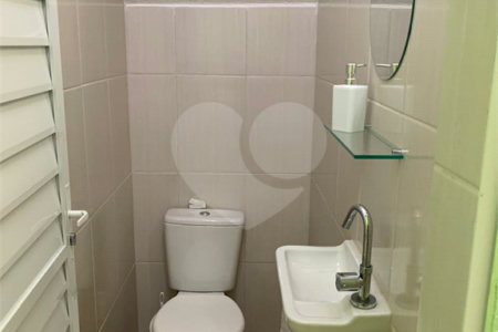 Sobrado à venda com 3 quartos, sendo 1 suíte,  em Vila Gumercindo, São Paulo, SP