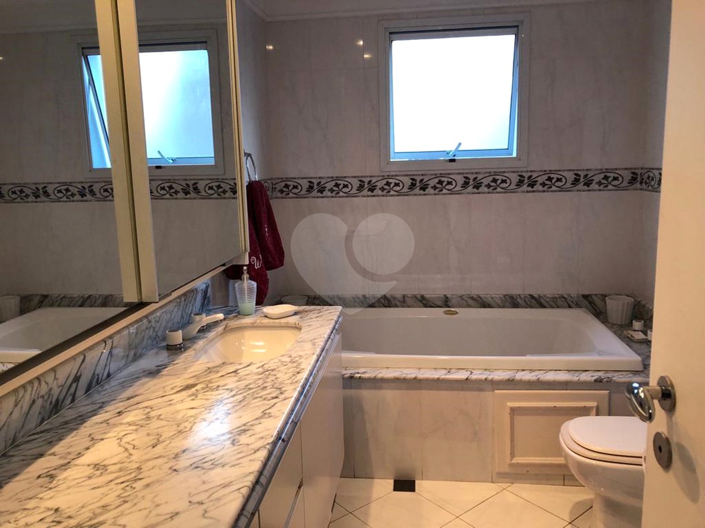 Apartamento à venda com 4 quartos, sendo 3 suítes,  em Cidade Monções, São Paulo, SP