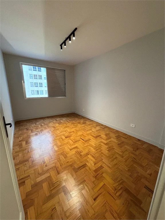 Apartamento à venda com 3 quartos, sendo 1 suíte,  em Pinheiros, São Paulo, SP