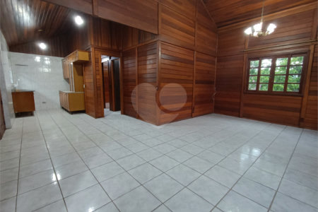 Casa à venda com 3 quartos, sendo 1 suíte,  em Jardim Villaça, São Roque, SP