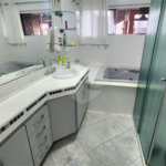 Casa à venda com 4 quartos, sendo 2 suítes, no condomínio Marambaia, Vinhedo - SP