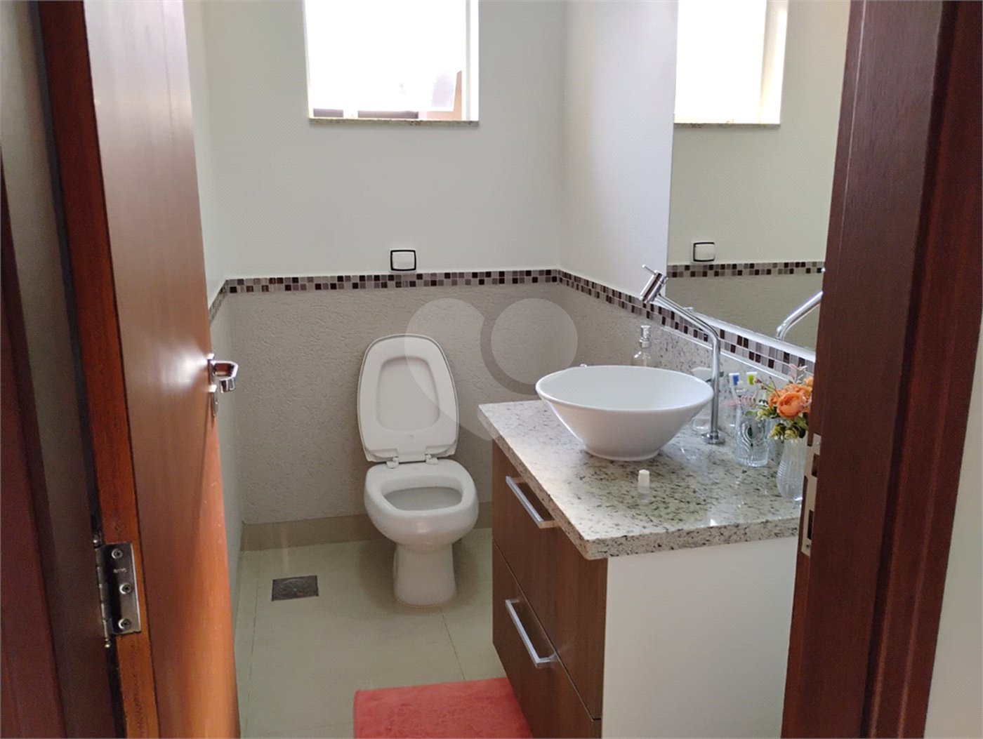 Sobrado à venda com 4 quartos, sendo 3 suítes,  em Jardim Marabá, Itapetininga, SP