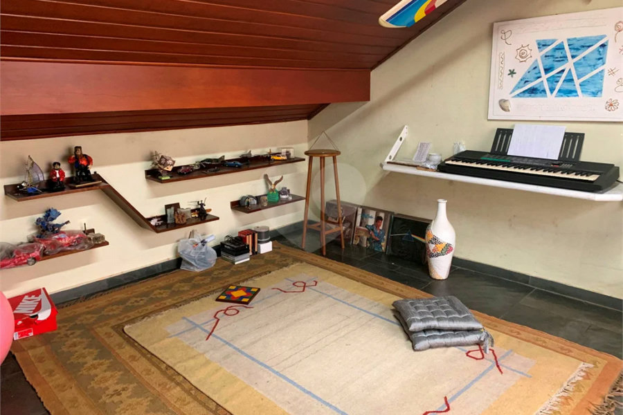 Sobrado à venda com 3 quartos, sendo 1 suíte, em Tremembé, São Paulo, SP