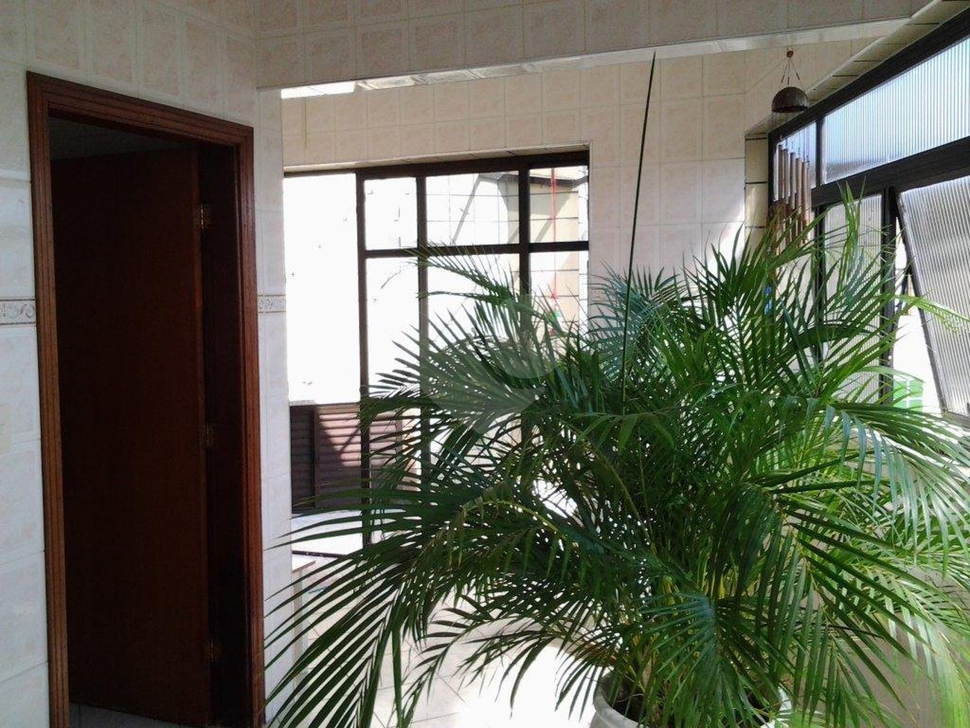 Apartamento à venda com 3 quartos, sendo 2 suítes, em Vila Tupi, Praia Grande, SP