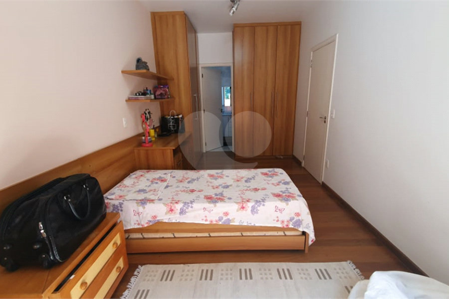 Casa à venda com 3 quartos, sendo 2 suítes, no condomínio Cond Jardim Itatinga, São Paulo - SP