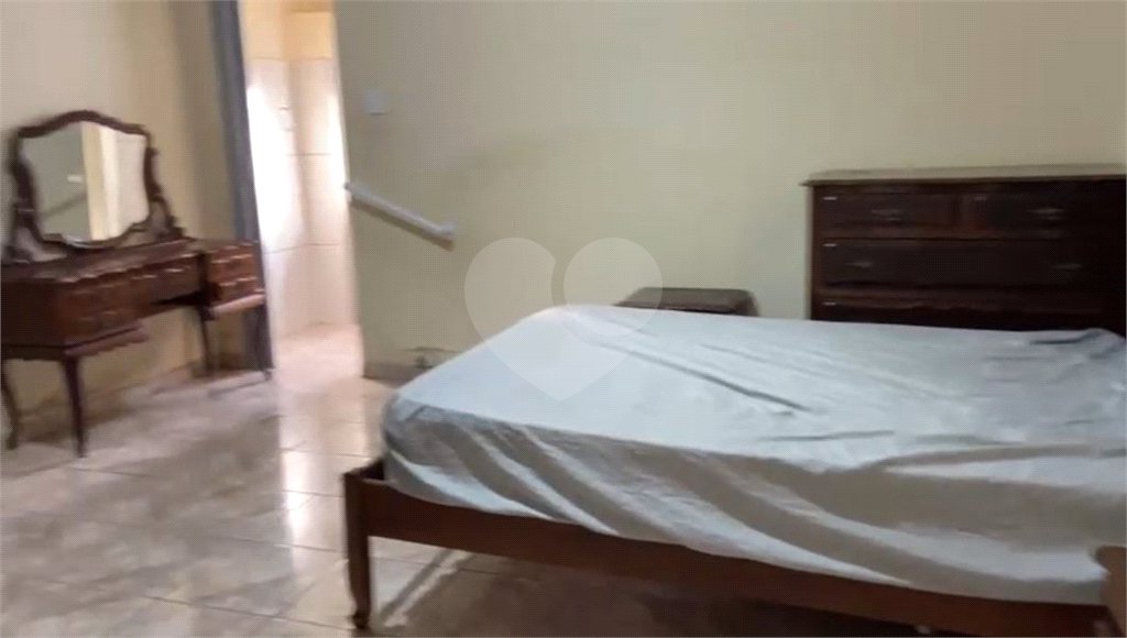 Casa à venda com 3 quartos, sendo 1 suíte,  no Centro, Salto, SP