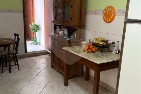 Casa à venda com 3 quartos, sendo 1 suíte, em Vila Mariana, São Paulo, SP