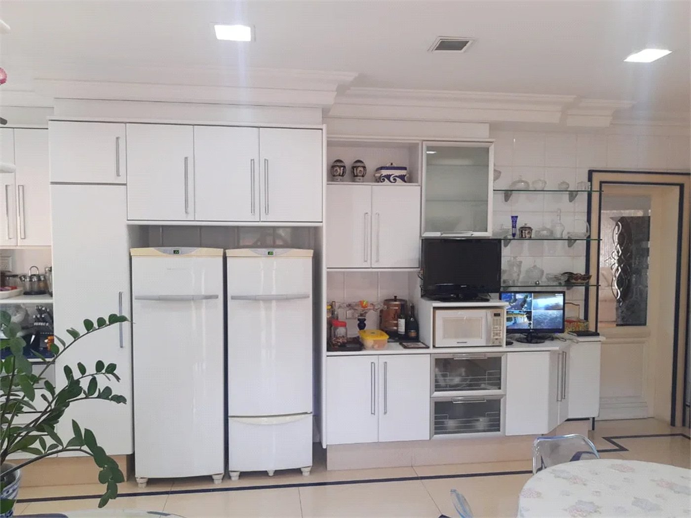 Casa à venda com 5 suítes em Jardim Leonor, São Paulo, SP