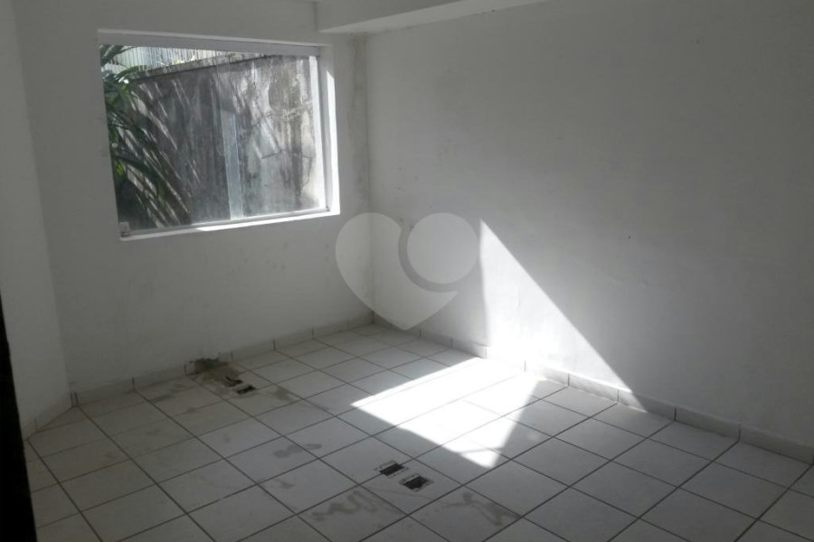Sobrado à venda com 15 quartos, sendo 3 suítes, em Tucuruvi, São Paulo, SP