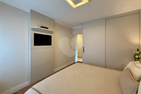 Apartamento à venda com 3 suítes em Campo Belo, São Paulo, SP