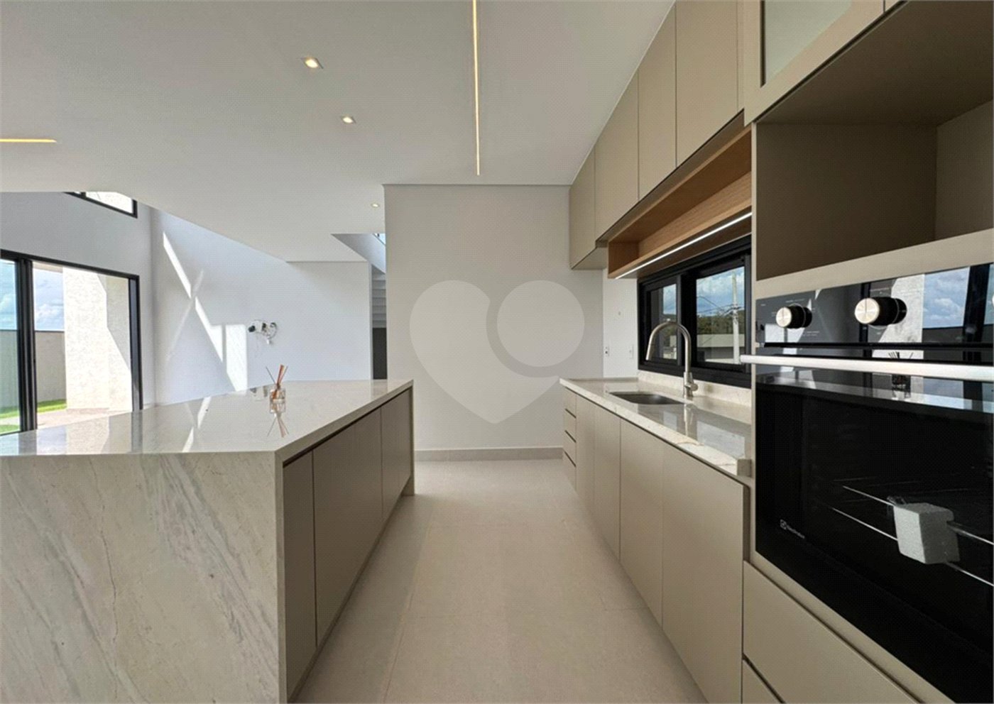 Casa à venda com 4 suítes no condomínio Reserva São Nicolau, Atibaia - SP