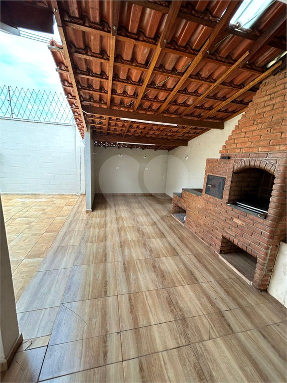 Casa à venda com 4 quartos, sendo 1 suíte, no condomínio Raizes, Paulínia - SP