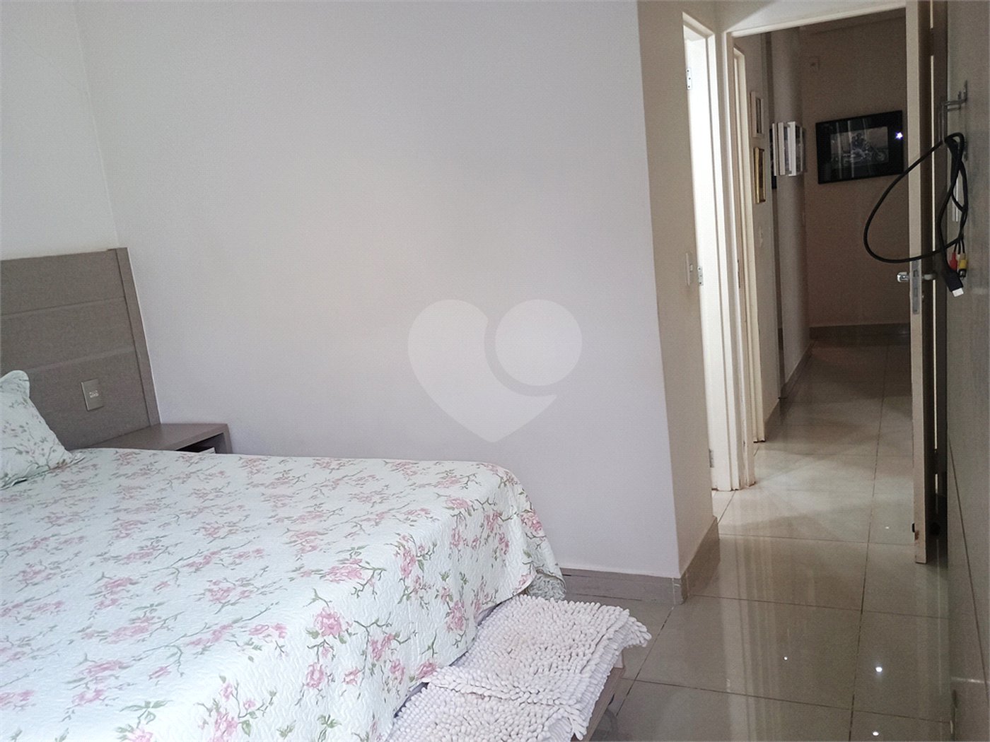 Casa à venda com 3 quartos, sendo 1 suíte, no condomínio Portal dos Pinheiros, Ribeirão Preto - SP