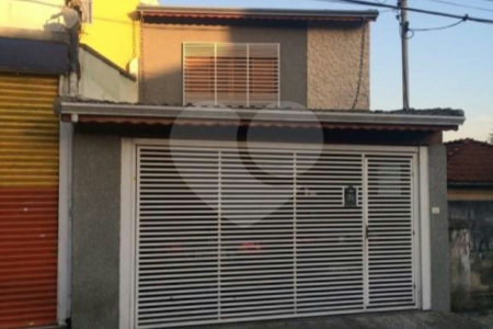 Sobrado à venda com 3 quartos, sendo 2 suítes, em Parque Vitória, São Paulo, SP