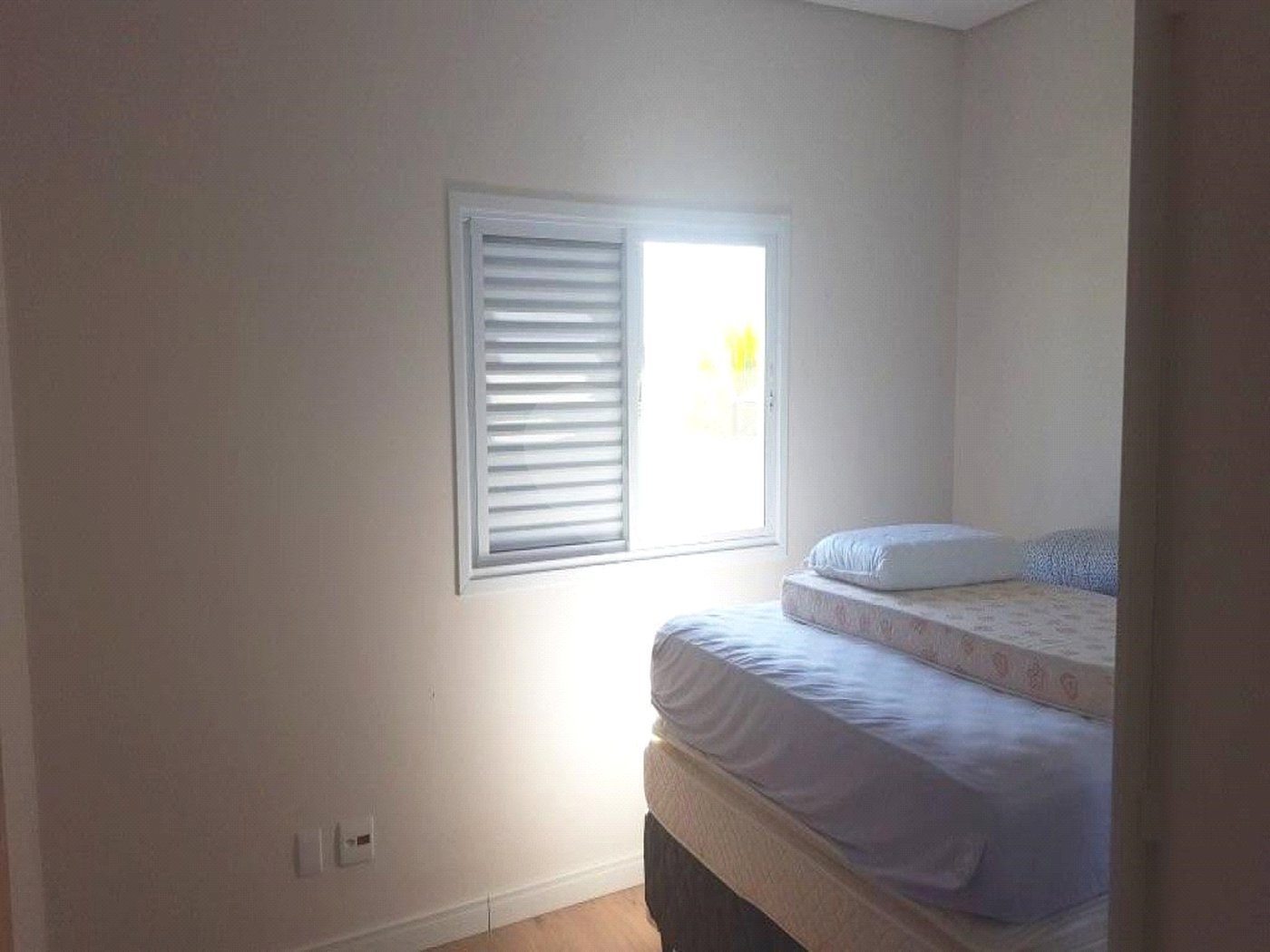 Casa à venda com 4 quartos, sendo 2 suítes, no condomínio Village Ipanema, Araçoiaba da Serra - SP