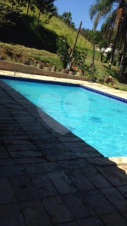 Casa à venda com 6 quartos, sendo 2 suítes,  em Roseira, Mairiporã, SP