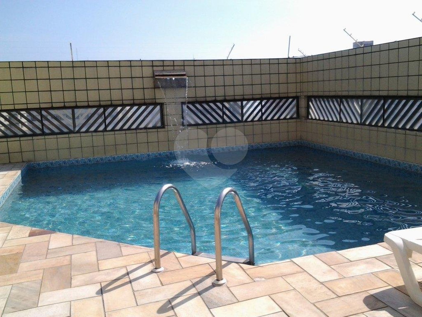 Apartamento à venda com 3 quartos, sendo 2 suítes, em Vila Tupi, Praia Grande, SP