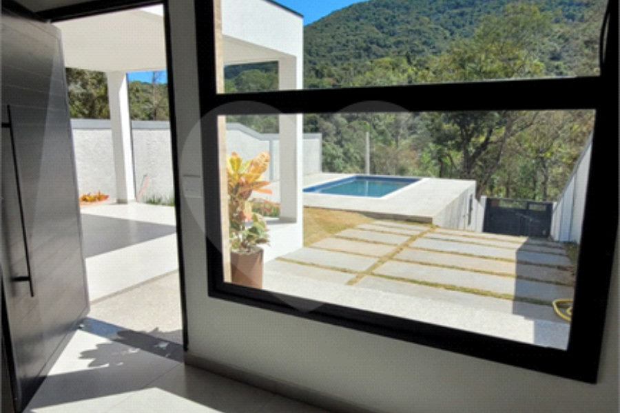 Casa à venda com 3 quartos, sendo 1 suíte, em Pedra Vermelha (terra Preta), Mairiporã, SP