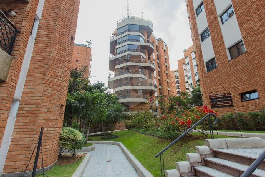 Apartamento para alugar com 5 quartos, sendo 3 suítes, em Alto de Pinheiros, São Paulo, SP