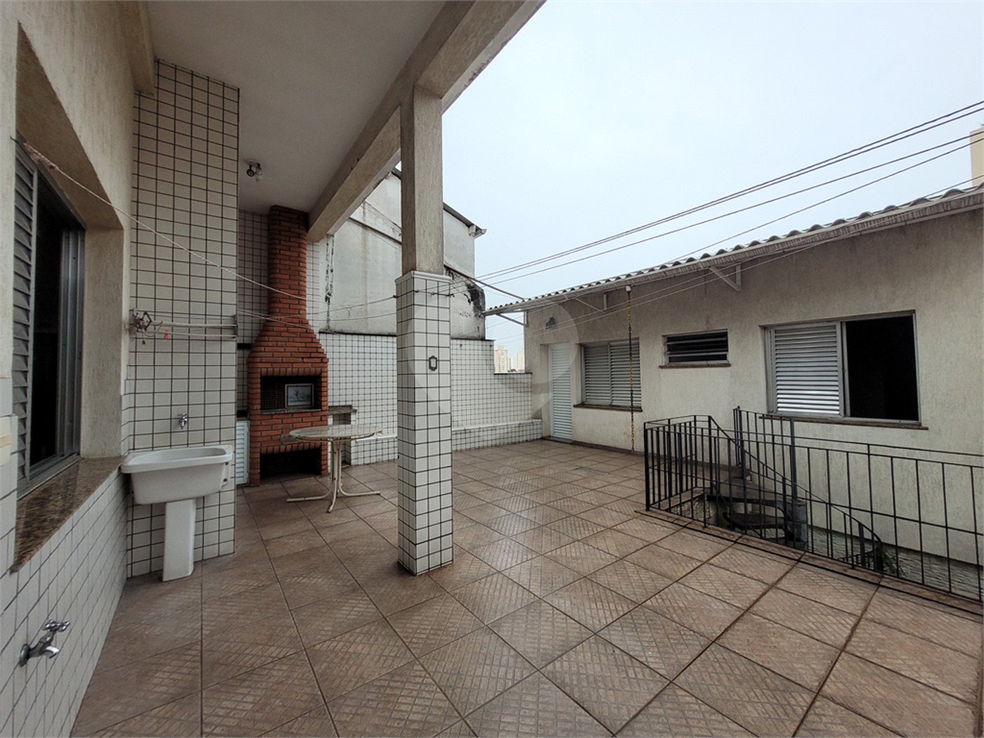 Sobrado à venda com 5 quartos, sendo 2 suítes, em Jardim Vera Cruz, São Paulo, SP