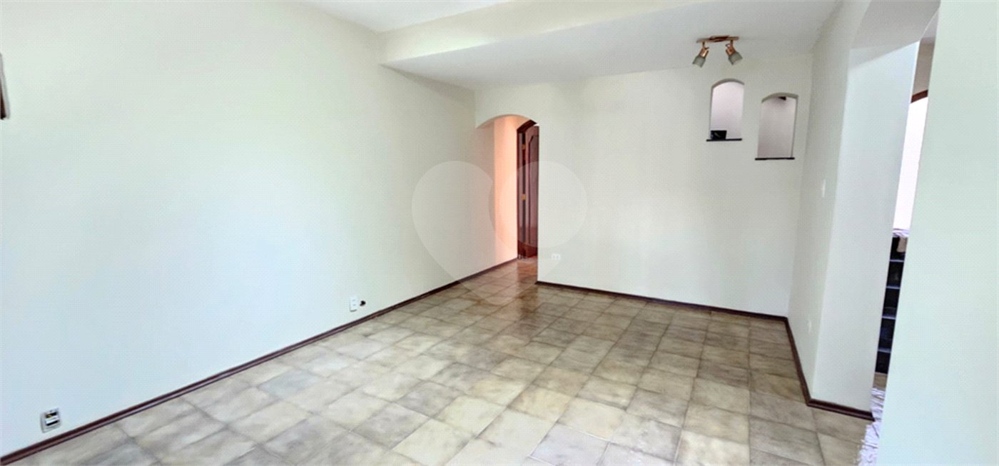 Sobrado à venda com 3 quartos, sendo 1 suíte,  em Jardim Humaitá, São Paulo, SP