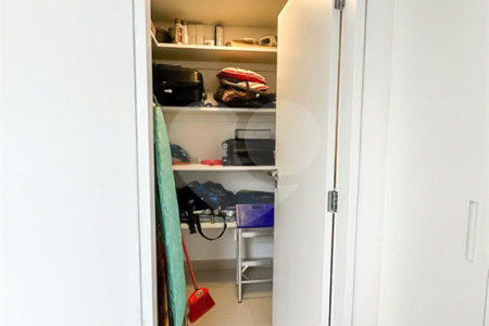 Apartamento à venda com 4 suítes em Vila Cordeiro, São Paulo, SP
