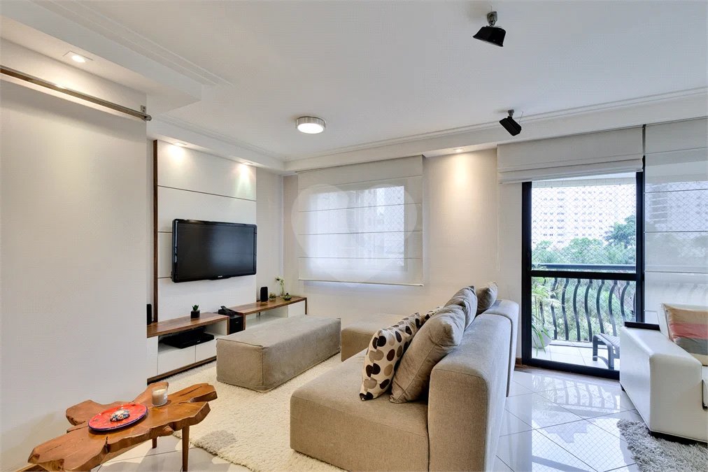 Apartamento à venda com 3 quartos, sendo 2 suítes, em Alto da Boa Vista, São Paulo, SP