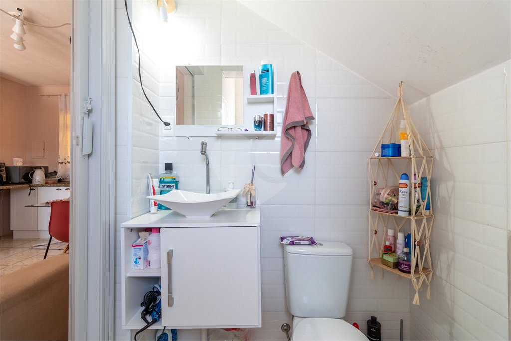 Casa à venda com 3 quartos, sendo 1 suíte, em Jardim Paris, São Paulo, SP