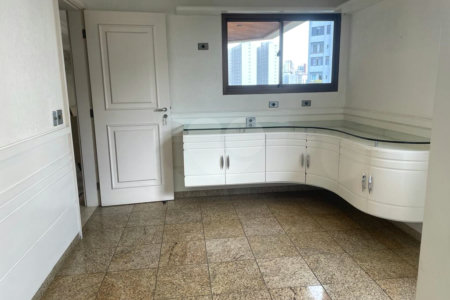 Apartamento à venda com 4 suítes em Vila Suzana, São Paulo, SP