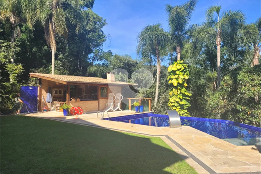 Casa à venda com 3 quartos, sendo 1 suíte,  no condomínio Residencial Bosque da Serra, Mairiporã - SP