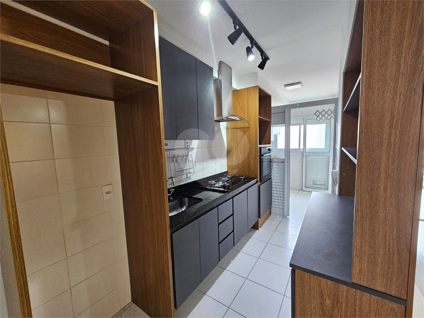 Apartamento à venda com 3 quartos, sendo 1 suíte,  em Vila Santa Catarina, São Paulo, SP