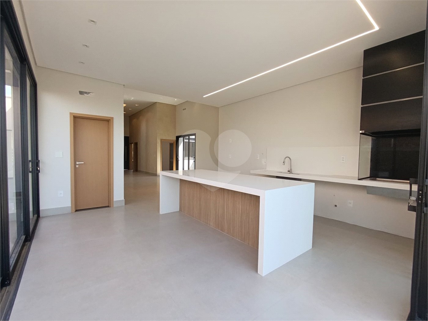 Casa à venda com 3 suítes no condomínio Villa Sapezal, Indaiatuba - SP