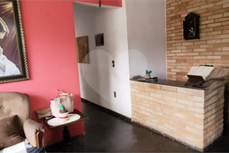 Sobrado à venda com 5 quartos, sendo 2 suítes, em Vila Trujillo, Sorocaba, SP